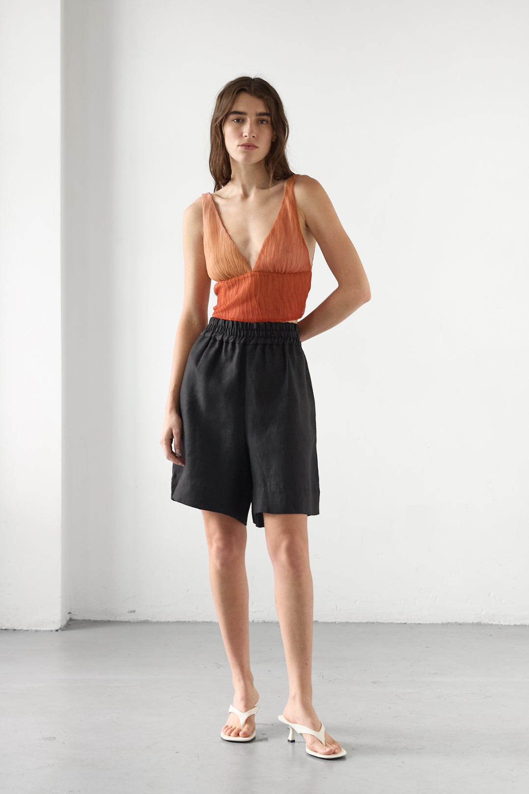 SHUI BLACK LINEN SHORTS UNISEX